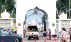 রাষ্ট্রপতির শপথ গ্রহণ: বঙ্গভবনে প্রবেশ করলেন মির্জা ফখরুল ইসলাম আলমগীর