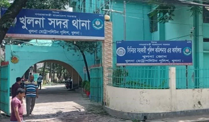 খুলনায় বিদেশি পিস্তল ও গুলিসহ আটক ৩, নেপথ্যে গুলিবিদ্ধ হওয়ার ঘটনা