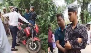 লালমনিরহাটে অভিযোগে জড়িত ব্যক্তি ধরতে গিয়ে হামলার শিকার পুলিশ, পুকুরে ফেলা হলো সদস্যকে