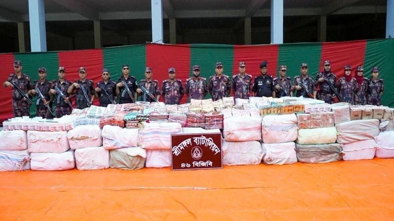 শ্রীমঙ্গলে ৩ কোটি টাকার ভারতীয় শাড়ি-কসমেটিকস জব্দ
