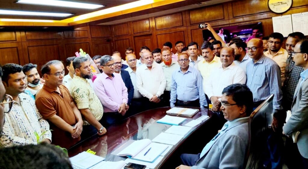 জেবিএবির নবনির্বাচিত সভাপতি-সাধারণ সম্পাদকের সোনালী ব্যাংকের এমডির সঙ্গে ফুলেল শুভেচ্ছা বিনিময়