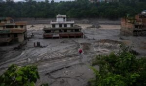 নেপালে বন্যা: উদ্ধার অভিযান স্থগিত, আন্তর্জাতিক সহায়তার আহ্বান
