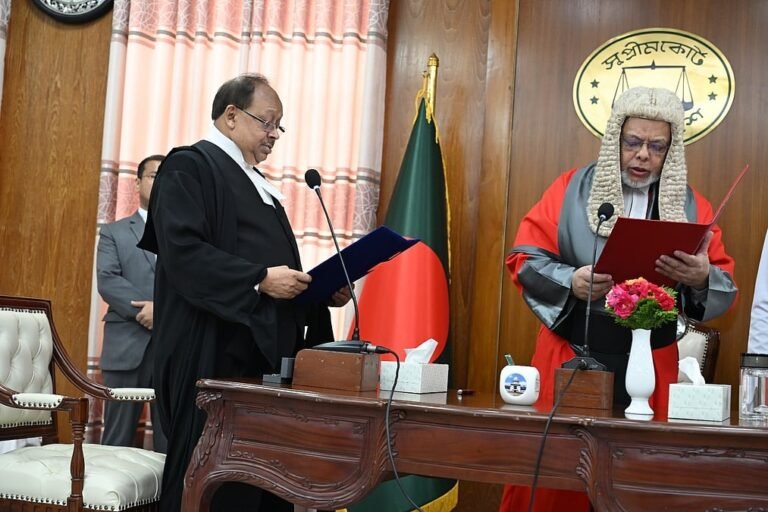 সুপ্রিম কোর্টের আপিল বিভাগের নতুন বিচারপতি হিসেবে শপথ নিলেন মো. হাবিবুল গনি