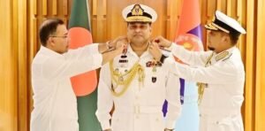অ্যাডমিরাল পদে পদোন্নতি পেলেন নৌবাহিনী প্রধান খোন্দকার মিসবাহ
