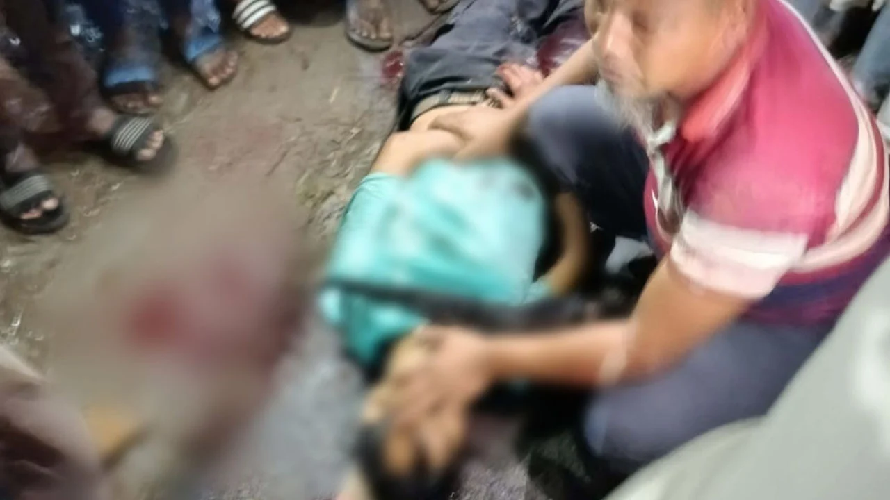 ঈশ্বরদীতে নবজাতক কন্যাকে দেখে ফেরার পথে সড়ক দুর্ঘটনায় প্রাণ হারালেন বাবা