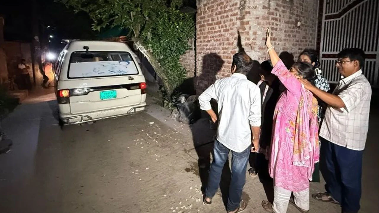 রংপুরে শিক্ষক পরিবারে চার সদস্যের অস্বাভাবিক মৃত্যু: তদন্তে আটক তিন