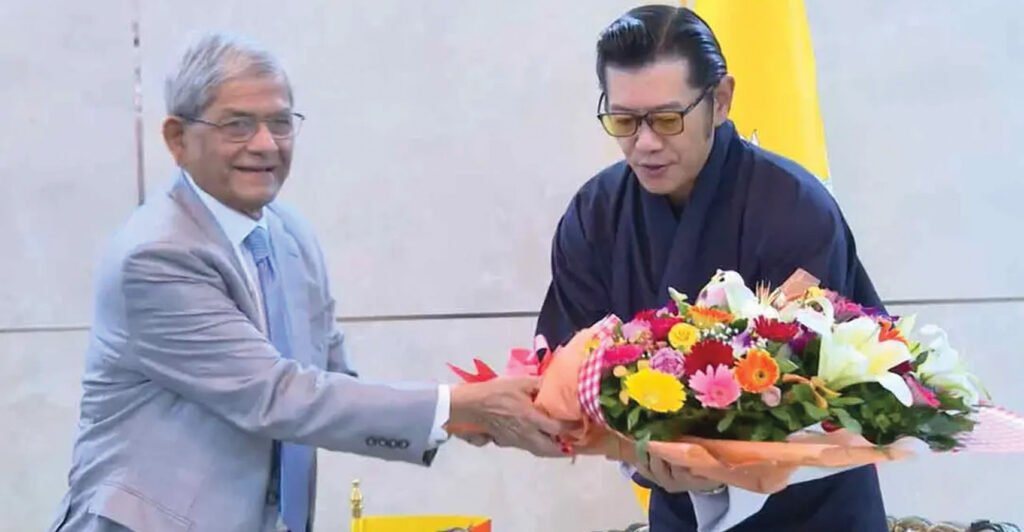 ঢাকায় যাত্রাবিরতি ভুটানের রাজার, রাষ্ট্রপতির সঙ্গে সৌজন্য সাক্ষাৎ