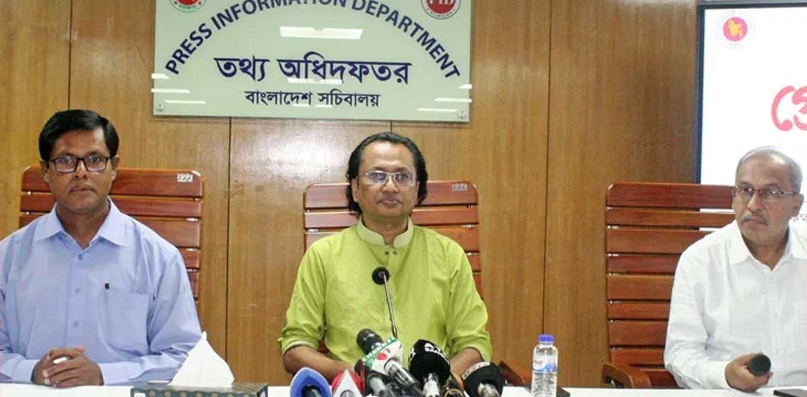 ভর্তুকি কমাতে জ্বালানি তেলের দাম সমন্বয়ের ব্যাখ্যা দিলেন উপদেষ্টা