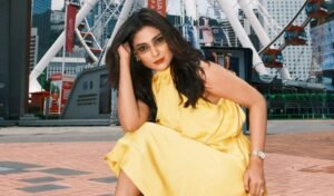 হংকং ভ্রমণে হলুদ গাউনে মেহজাবীন, নজর কাড়লেন ভক্তদের