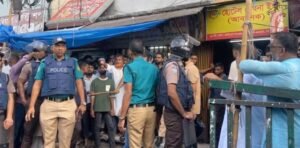 জাসদ কার্যালয়ে পুলিশের অভিযান, অর্ধশতাধিক আটক