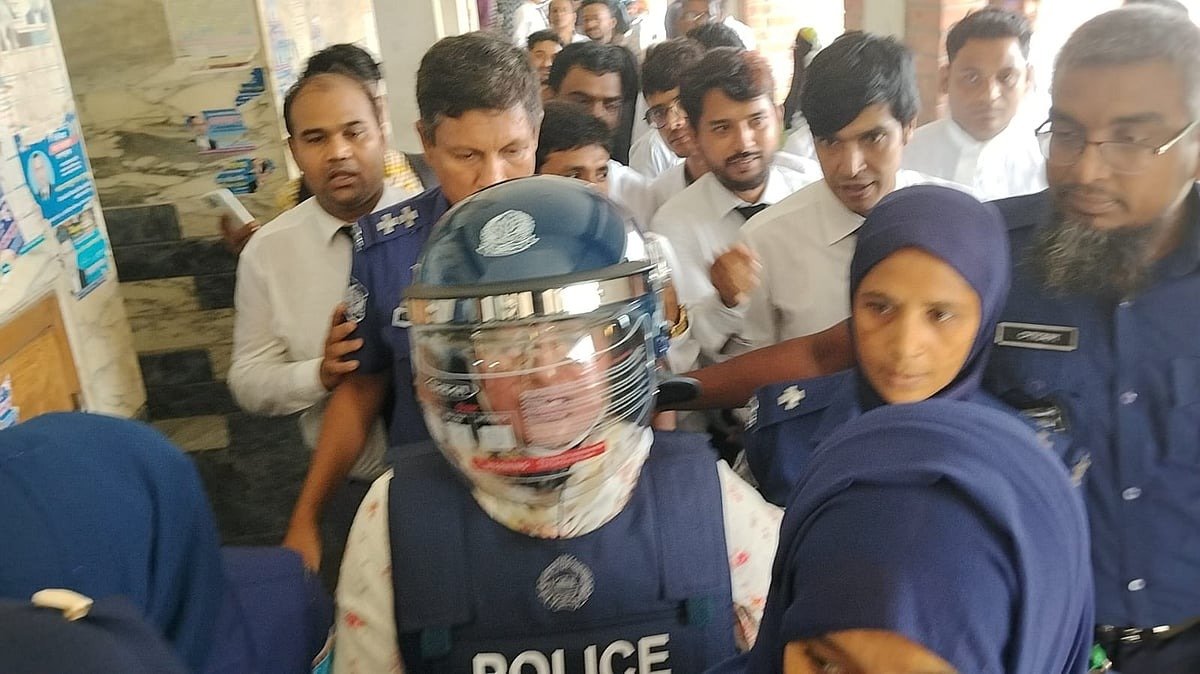 আশুলিয়ায় হত্যাচেষ্টা মামলায় কারাবন্দি মডেল মিষ্টি সুভাসের নতুন করে গ্রেপ্তার