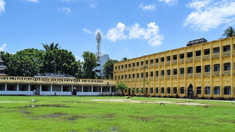 ব্রাহ্মণবাড়িয়া সরকারি কলেজে কনসার্ট বন্ধের দাবি মাদ্রাসা শিক্ষার্থীদের