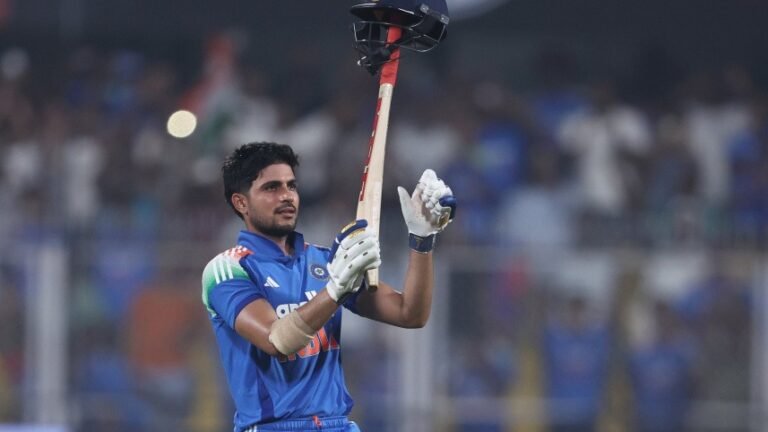 ১১৭ বলে ডাবল সেঞ্চুরি: গিলের বিশ্বরেকর্ড