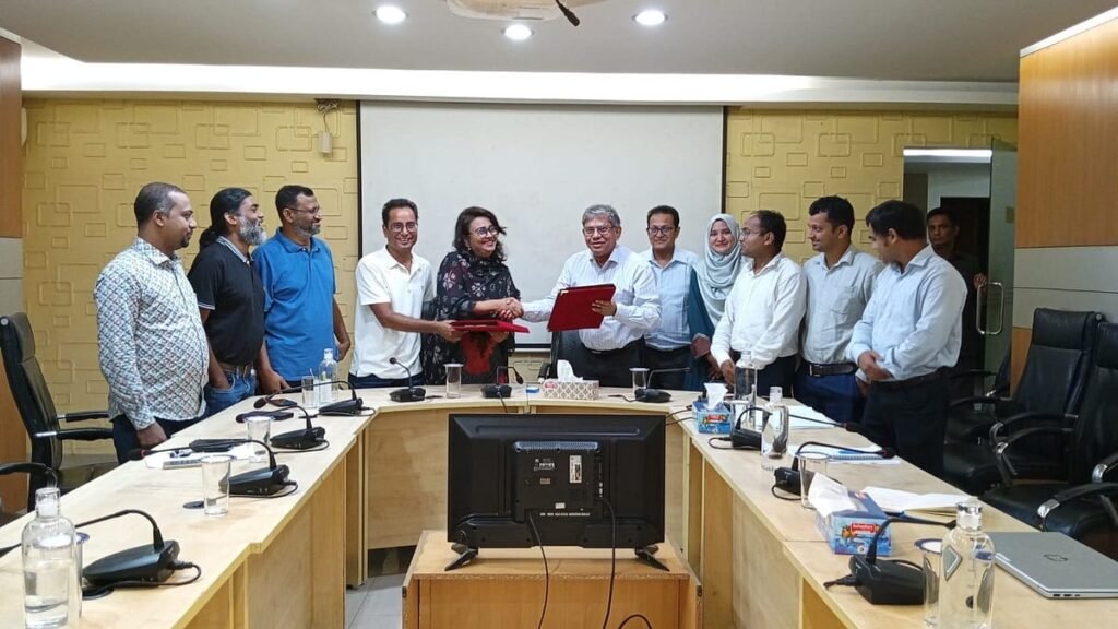 অর্থনৈতিক সাংবাদিকদের দক্ষতা বাড়াতে বিএফটিআই ও ইআরএফের সমঝোতা চুক্তি