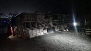 ফেনীতে বাস ও ট্রাকের সংঘর্ষে কাস্টমস কর্মকর্তা নিহত, আহত অন্তত ১০