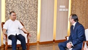 জ্বালানি খাতে বিনিয়োগ বাড়াতে শেভরনকে প্রধানমন্ত্রীর আহ্বান