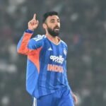ইনজুরিতে পড়ে এশিয়ান গেমসে অনিশ্চিত বরুণ চক্রবর্তী