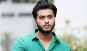 জুলাই যোদ্ধা’ পরিচয় দিতে স্বাচ্ছন্দ্যবোধ করেন না অভিনেতা আরশ খান