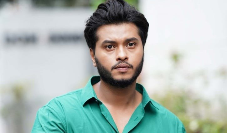 জুলাই যোদ্ধা’ পরিচয় দিতে স্বাচ্ছন্দ্যবোধ করেন না অভিনেতা আরশ খান