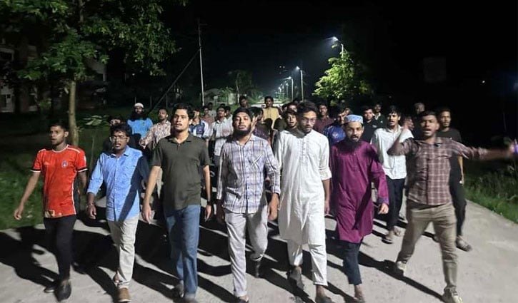 সরকারি চাকরির নিয়োগে ভাইভার নম্বর বাড়ানোর উদ্যোগের প্রতিবাদে নোবিপ্রবিতে বিক্ষোভ