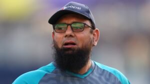 পাকিস্তানের কোচ হওয়ার আগ্রহ থাকলেও পিসিবির অস্থিরতায় শঙ্কিত মুশতাক