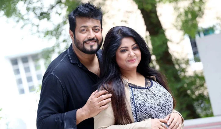 ৩১ বছর পরও অটুট মৌসুমী-ওমর সানীর দাম্পত্য, জানালেন দীর্ঘস্থায়ী সম্পর্কের রহস্য