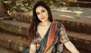 জন্মদিনে ঘুরে দাঁড়ানোর গল্প শোনালেন অভিনেত্রী স্নিগ্ধা চৌধুরী