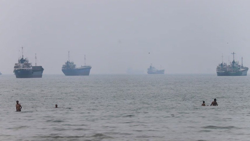 যুক্তরাষ্ট্র-ইরান নতুন করে পাল্টাপাল্টি হামলা, কঠোর ব্যবস্থার হুমকি ট্রাম্পের