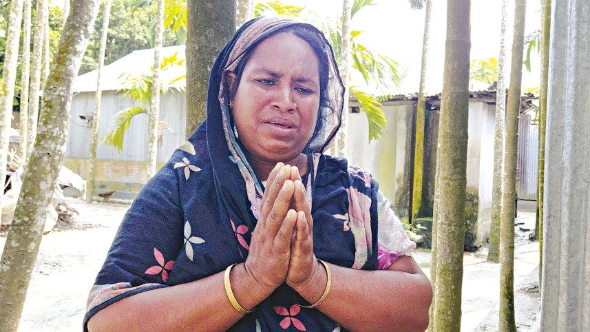 কুড়িগ্রামে সারের দাবিতে আন্দোলন: মামলা মাথায় নিয়ে ঘরছাড়া কৃষকেরা