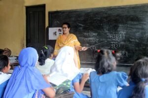 প্রাথমিক শিক্ষক নিয়োগে ৬১ জেলায় বাদ ২৩৮৫, নিয়োগের দাবি