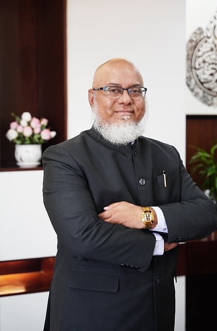 পাঁচ বছরে ক্যাশলেস অর্থনীতির দিকে যাবে বাংলাদেশ: এনআরবি ব্যাংক