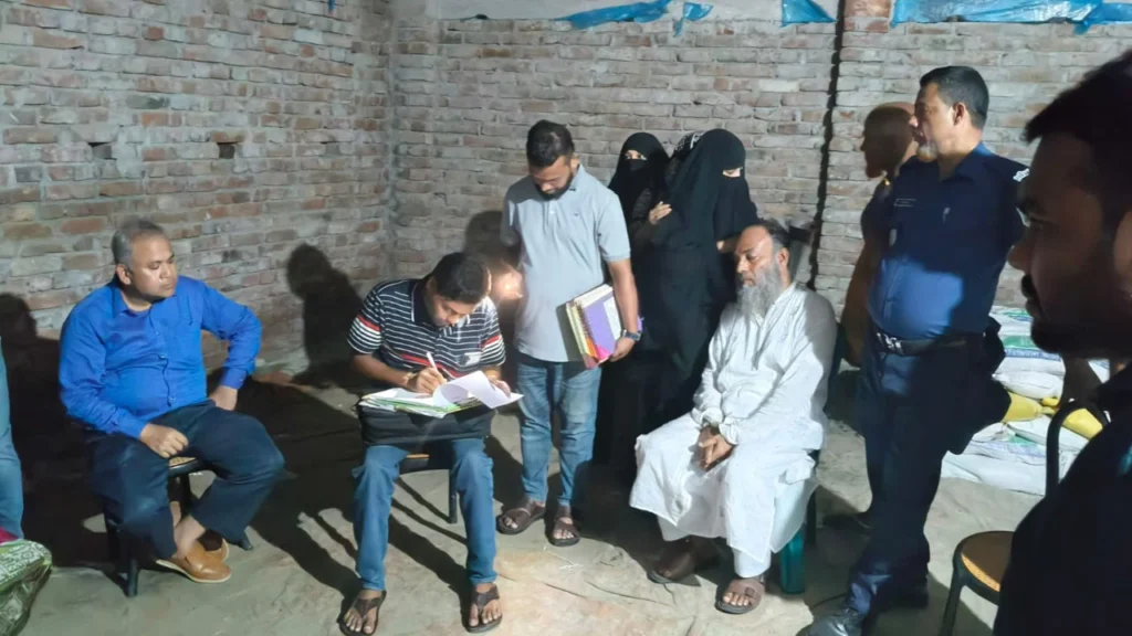 রাজশাহীর গোদাগাড়ীতে অবৈধভাবে সার মজুত, ডিলারের কারাদণ্ড
