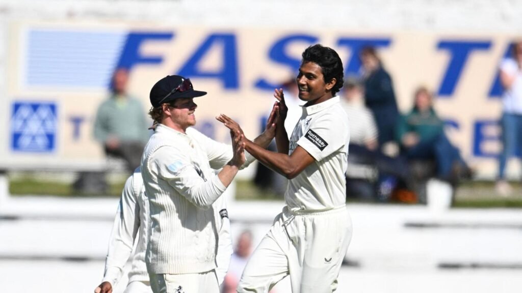 কাউন্টি চ্যাম্পিয়নশিপে দুর্দান্ত প্রত্যাবর্তন হাসান মাহমুদের, নিলেন চার উইকেট