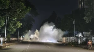 ঢাবি ক্যাম্পাসে পরপর তিন ককটেল বিস্ফোরণ
