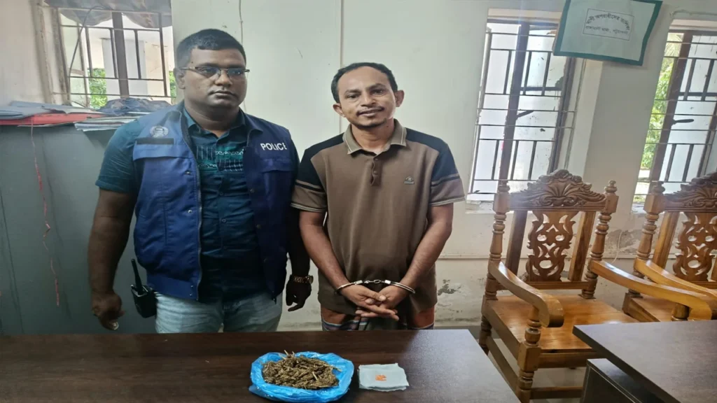 পটুয়াখালীতে ইয়াবা ও গাঁজাসহ যুবদল নেতা গ্রেপ্তার