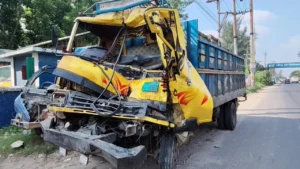 মেয়ের বিয়ের বাজার করতে গিয়ে সড়কে প্রাণ হারালেন বাবা
