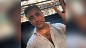 বিক্ষোভে অংশ নেওয়ায় অভিনেতা ইমরান খানকে ভারত ছাড়ার নির্দেশ