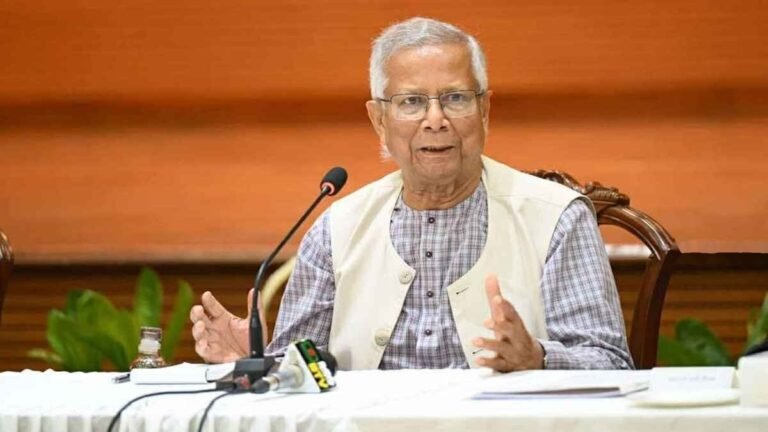 শফিকুল আলম: হাসিনার পতনের আগে ইউনূসকে দায়িত্ব নেওয়ার আহ্বান করেন কে