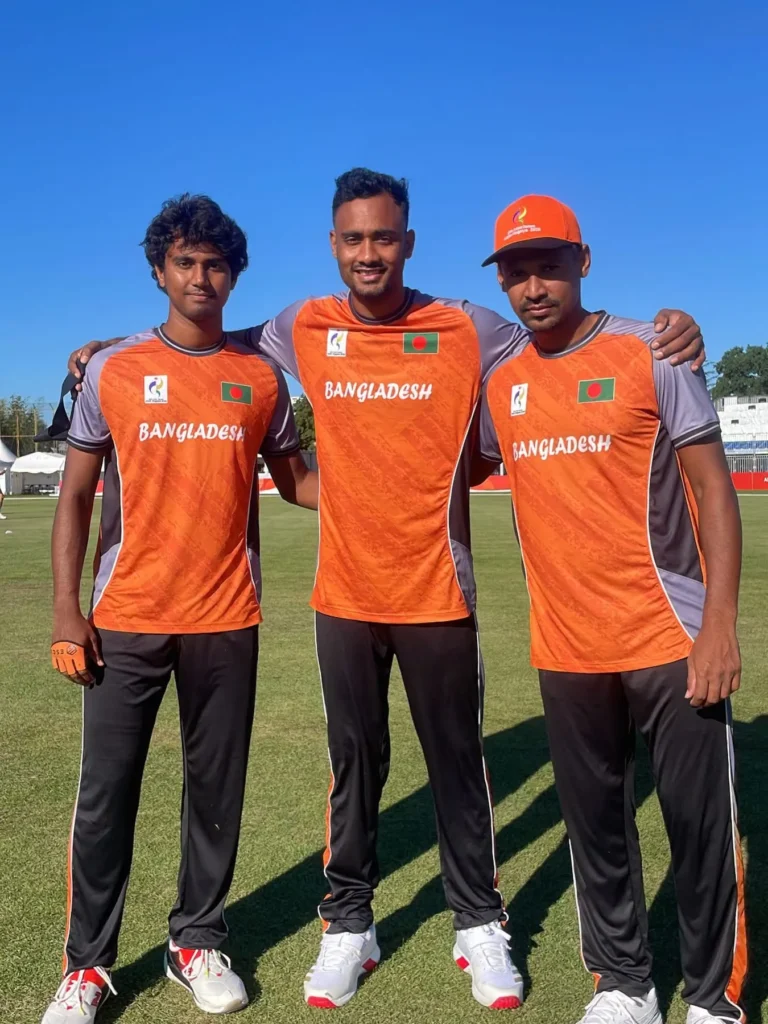 বৃষ্টির বাধা কাটিয়ে ১৩ ওভারের লড়াইয়ে বাংলাদেশ-পাকিস্তান