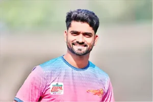 অবৈধ বোলিং অ্যাকশনের দায়ে অভিযোগে জড়িত ব্যক্তি অফ স্পিনার আলিস আল ইসলাম