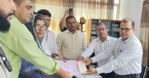 সংরক্ষিত নারী আসনে বিএনপির প্রার্থী হিসেবে এলিজার মনোনয়নপত্র জমা