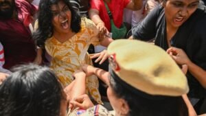 দিল্লিতে সিইসির পদত্যাগের দাবিতে বিক্ষোভ, আটক ৭ শতাধিক