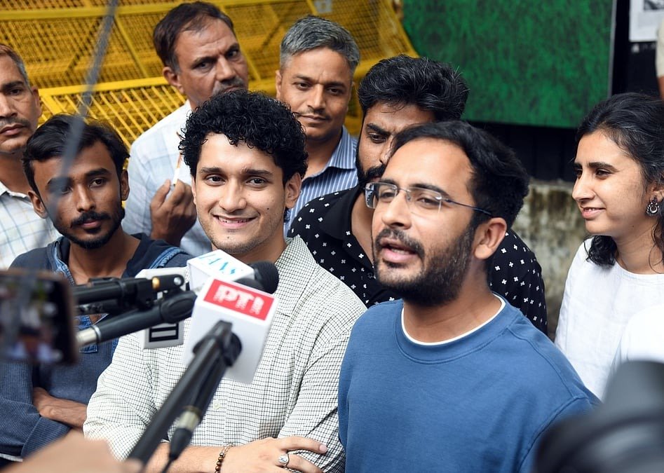 সাত দিন পর ককরোচ পার্টির দুই নেতার মুক্তি