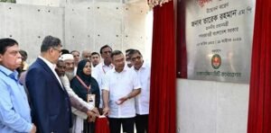 রাজধানীর ওসমানী উদ্যানে জুলাই স্মৃতিস্তম্ভের উদ্বোধন করলেন প্রধানমন্ত্রী