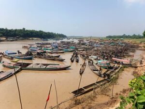 সুনামগঞ্জে অবৈধ বালু উত্তোলনে ৩৭ জনের বিরুদ্ধে মামলা