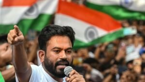 জাতীয় পতাকা উত্তোলন নিয়ে ভারতে উত্তাপ, দেশজুড়ে আন্দোলনের ডাক