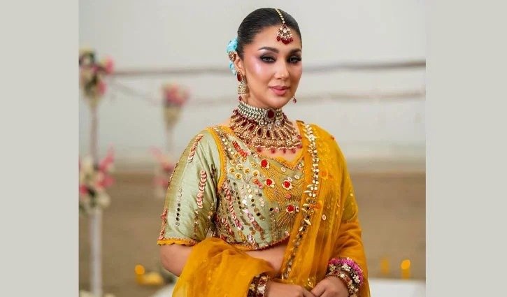 শৈশবের দুর্গাপূজার স্মৃতি আজও টানে অপু বিশ্বাসকে