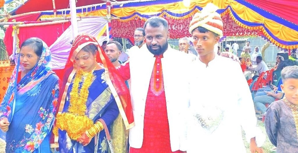 নিজে খরচ বহন করে ১১৩ অসহায় মেয়ের বিয়ে দিলেন