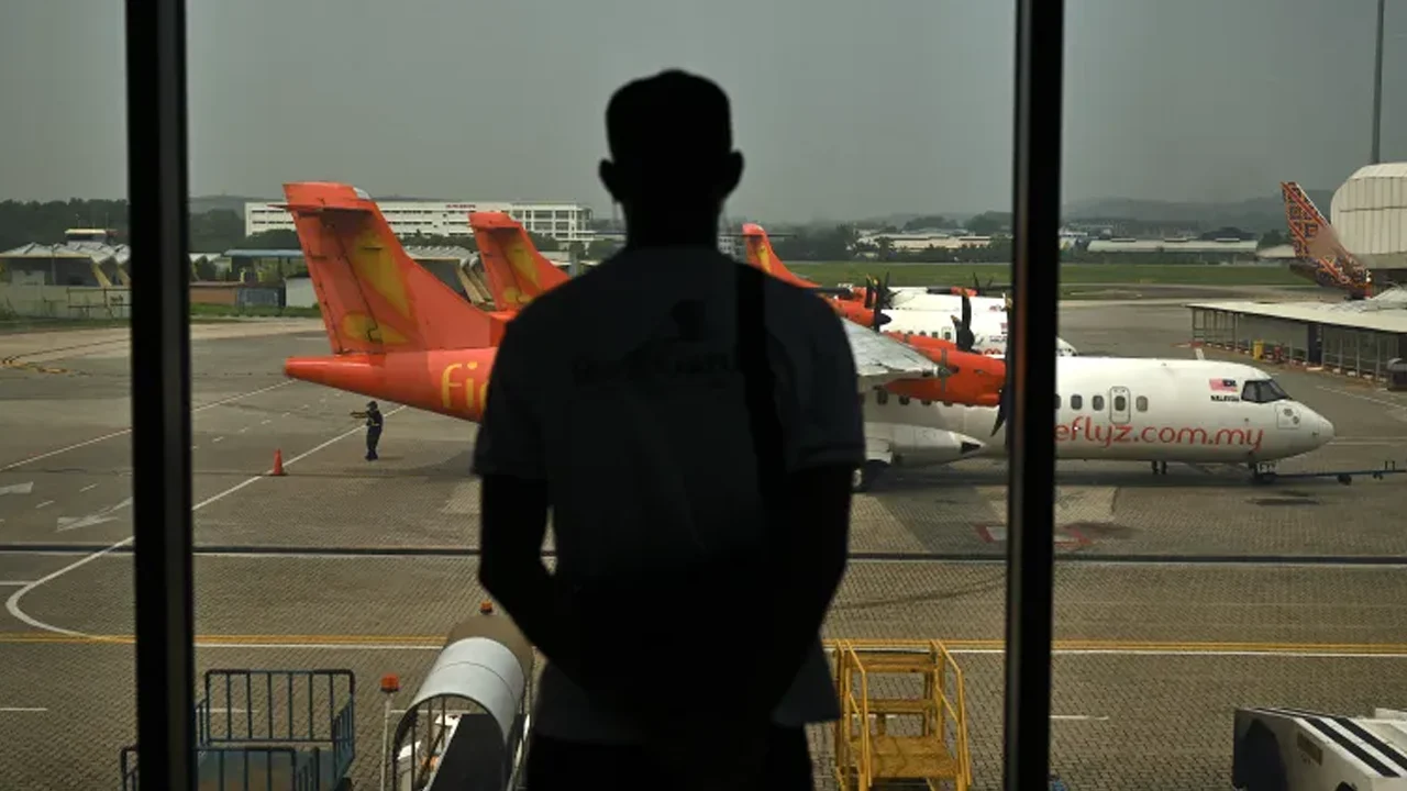 ইন্দোনেশিয়ার দাবানলের ধোঁয়ায় বিপর্যস্ত সিঙ্গাপুর ও মালয়েশিয়া