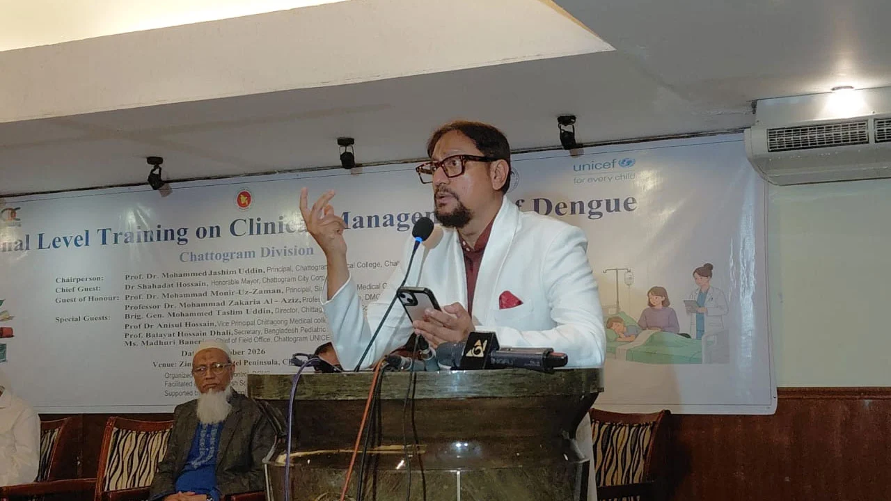 ডেঙ্গু নিয়ন্ত্রণে ডাব খাওয়ার প্রবণতা কমানোর আহ্বান চসিক মেয়রের
